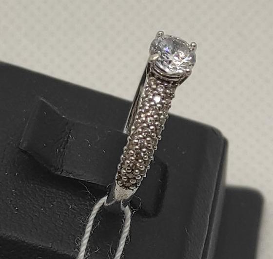 Серебряное кольцо с цирконием (32414632) 1