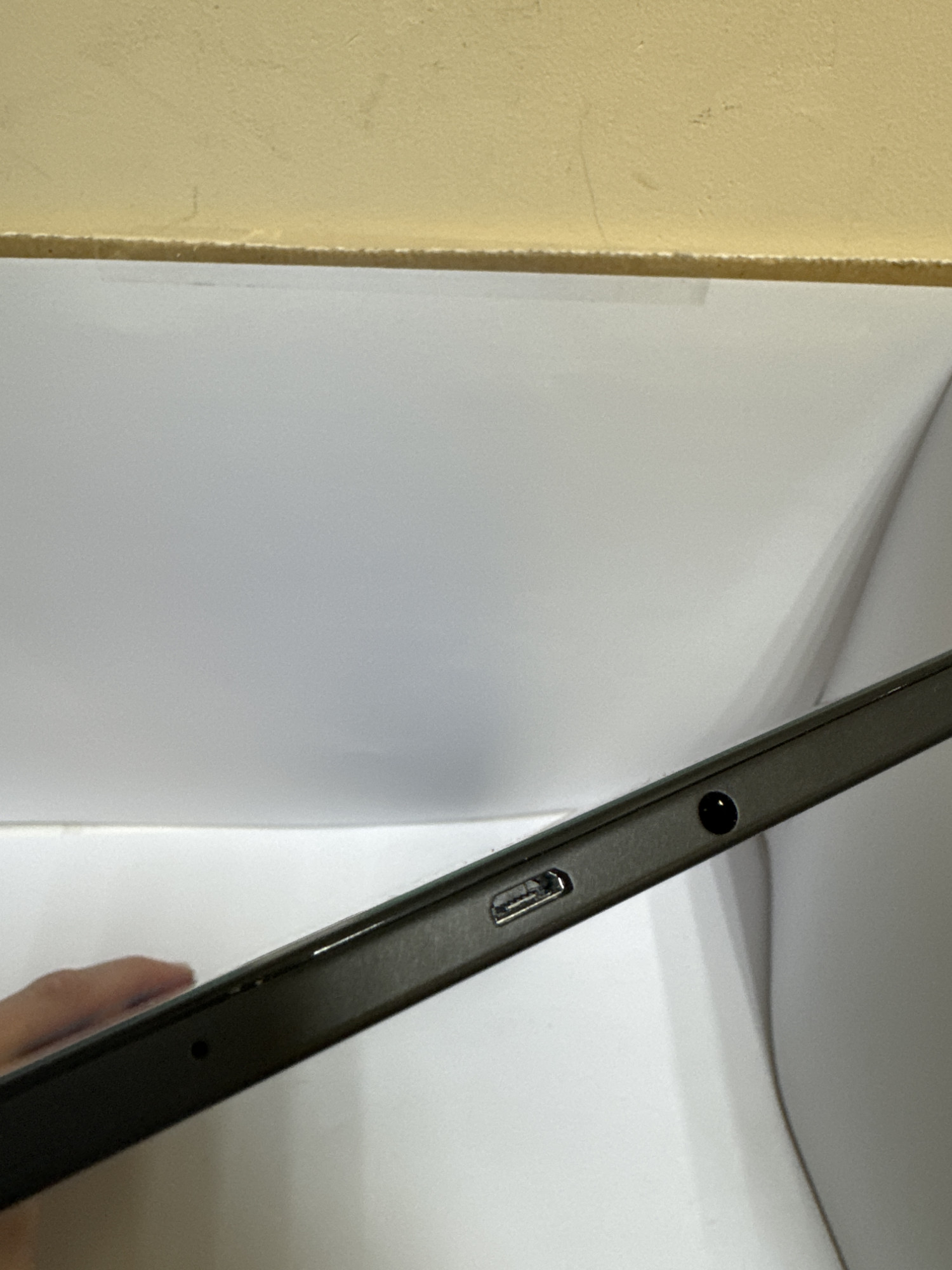 Планшет Samsung Galaxy Tab A 10.1 SM-T585 32Gb 3
