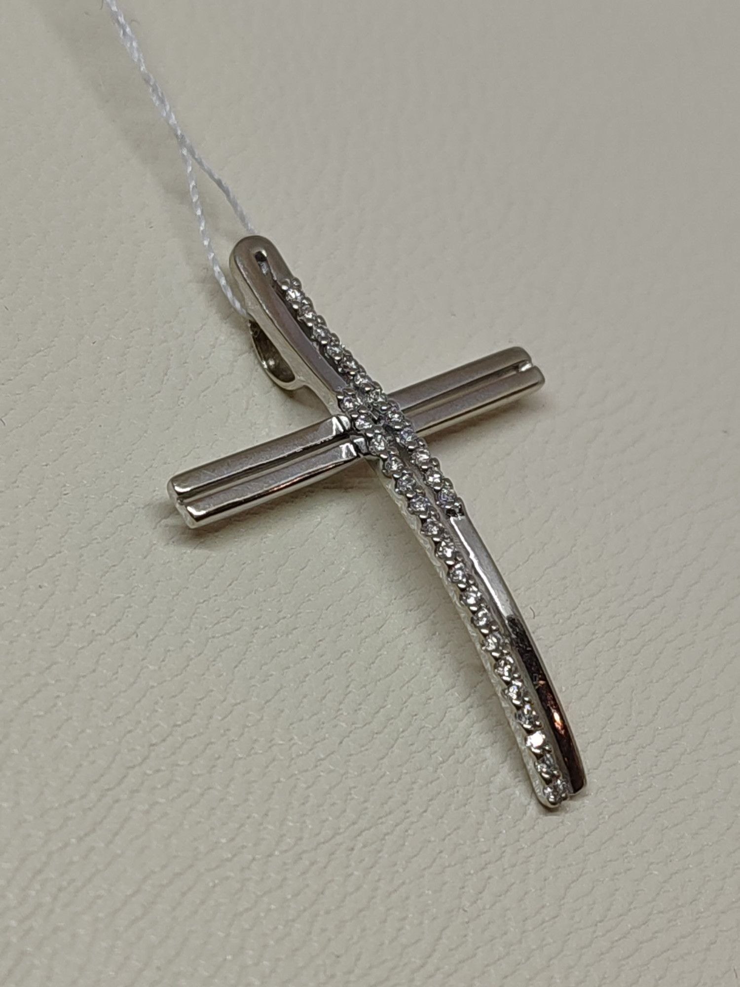 Підвіс-хрест із білого золота з діамантом (-ми) (27417193) 2