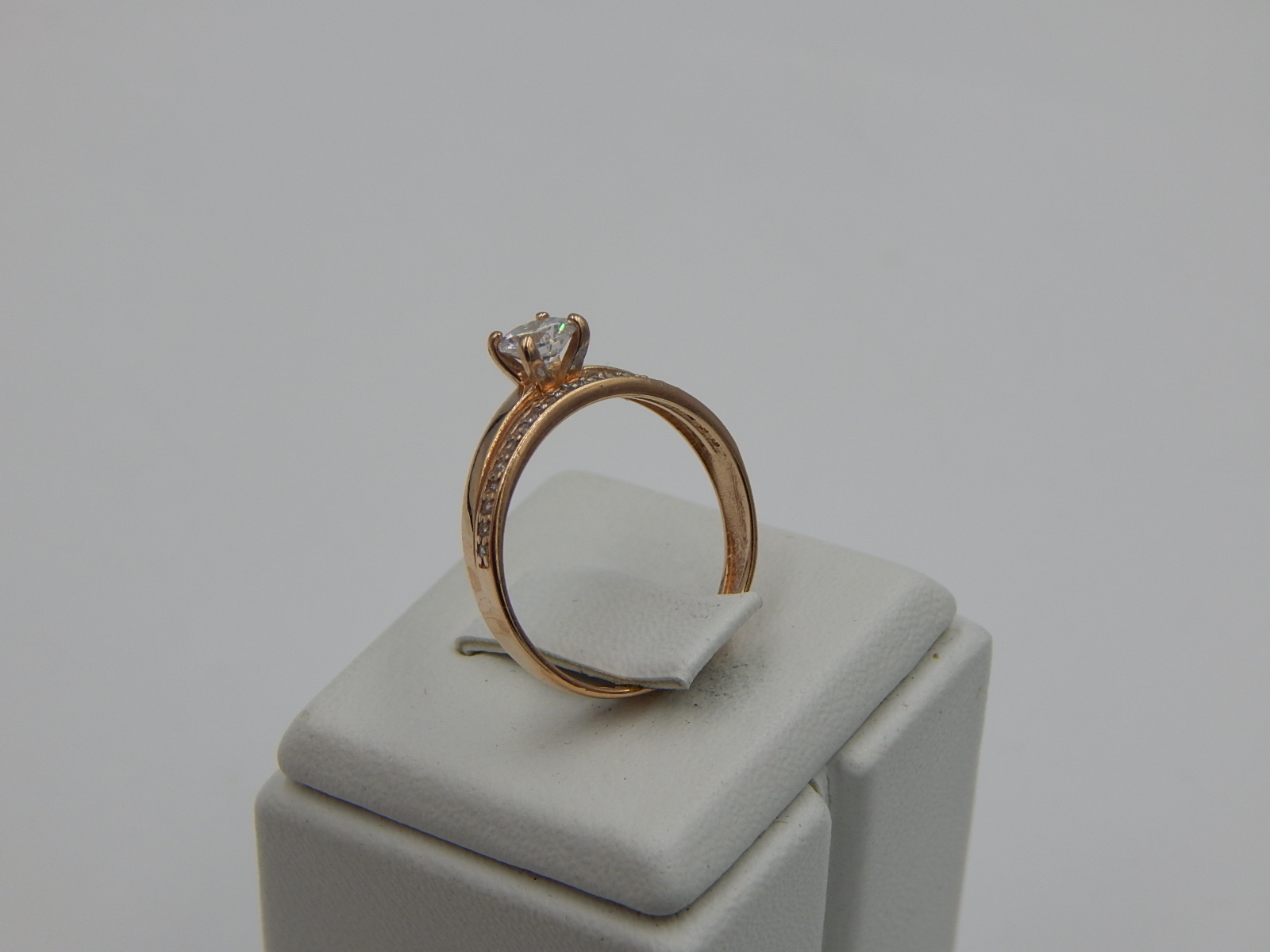 Кольцо из красного золота с цирконием (30506502) 3