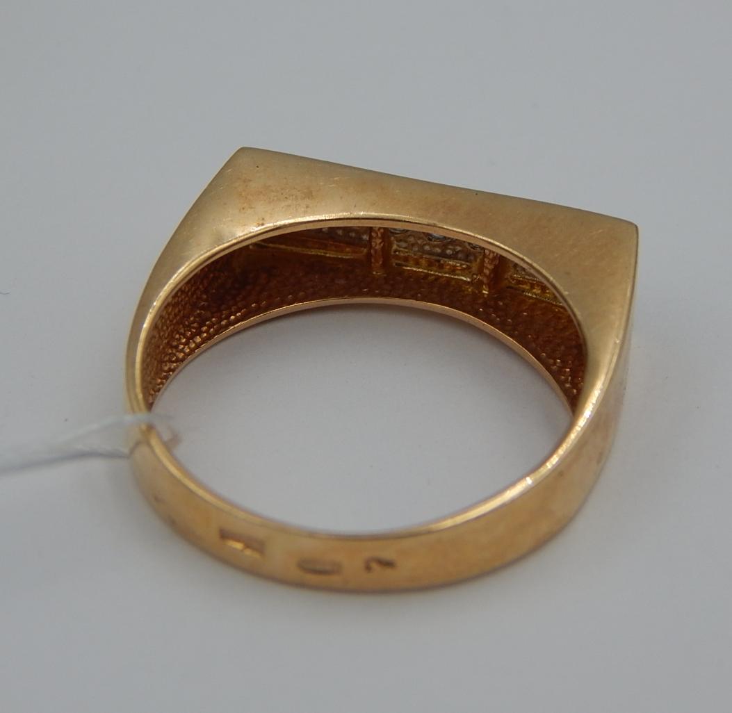 Перстень из красного и белого золота с цирконием (32282628) 4