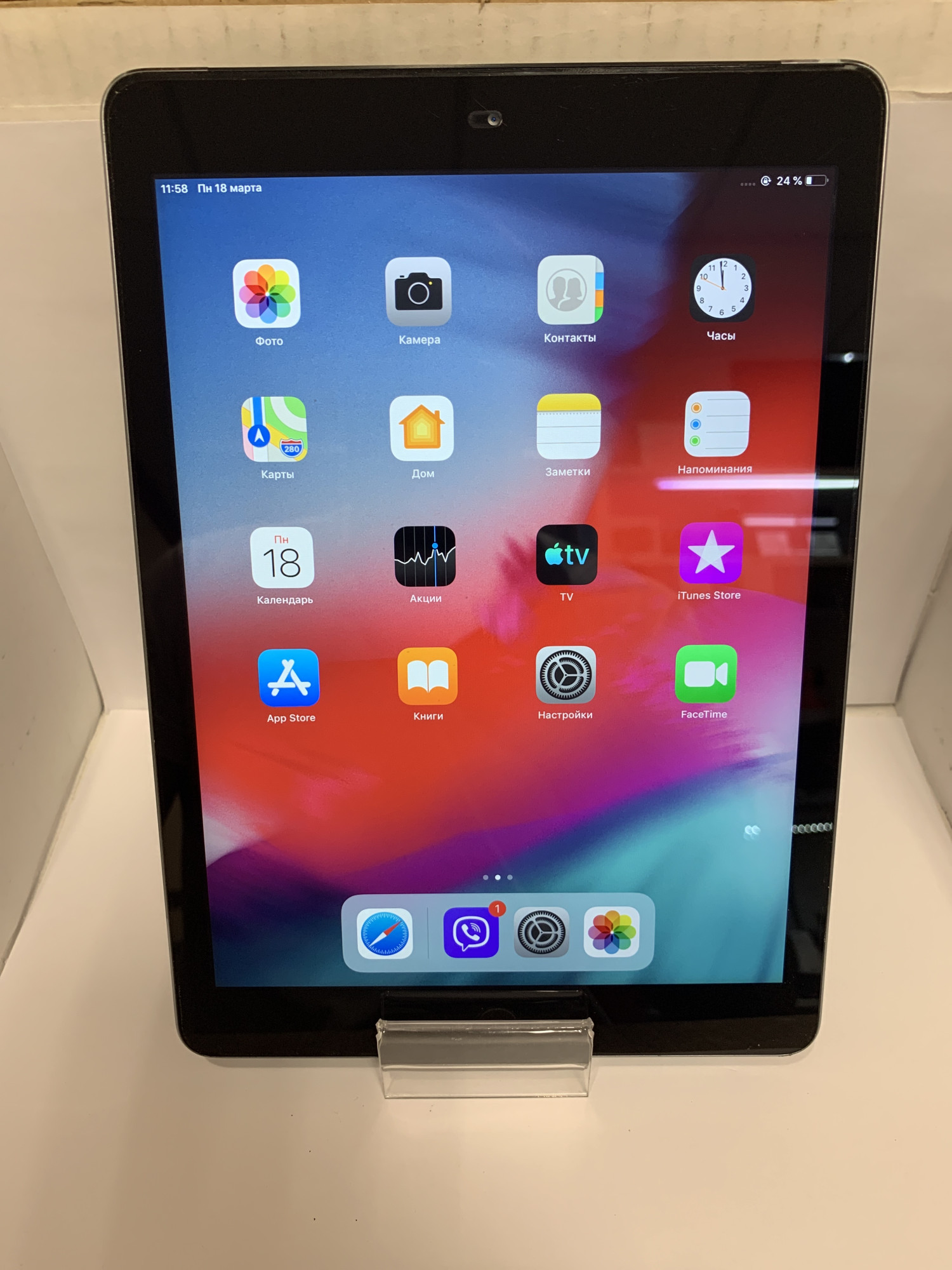 Планшет Apple iPad Air Wi-Fi 4G 32GB 0