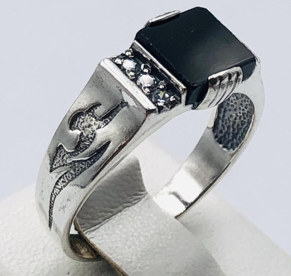 Срібний перстень з оніксом і цирконієм (33720388) 0
