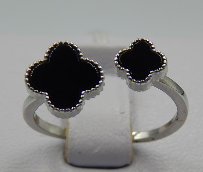 Серебряное кольцо с ониксом (31385273) 0
