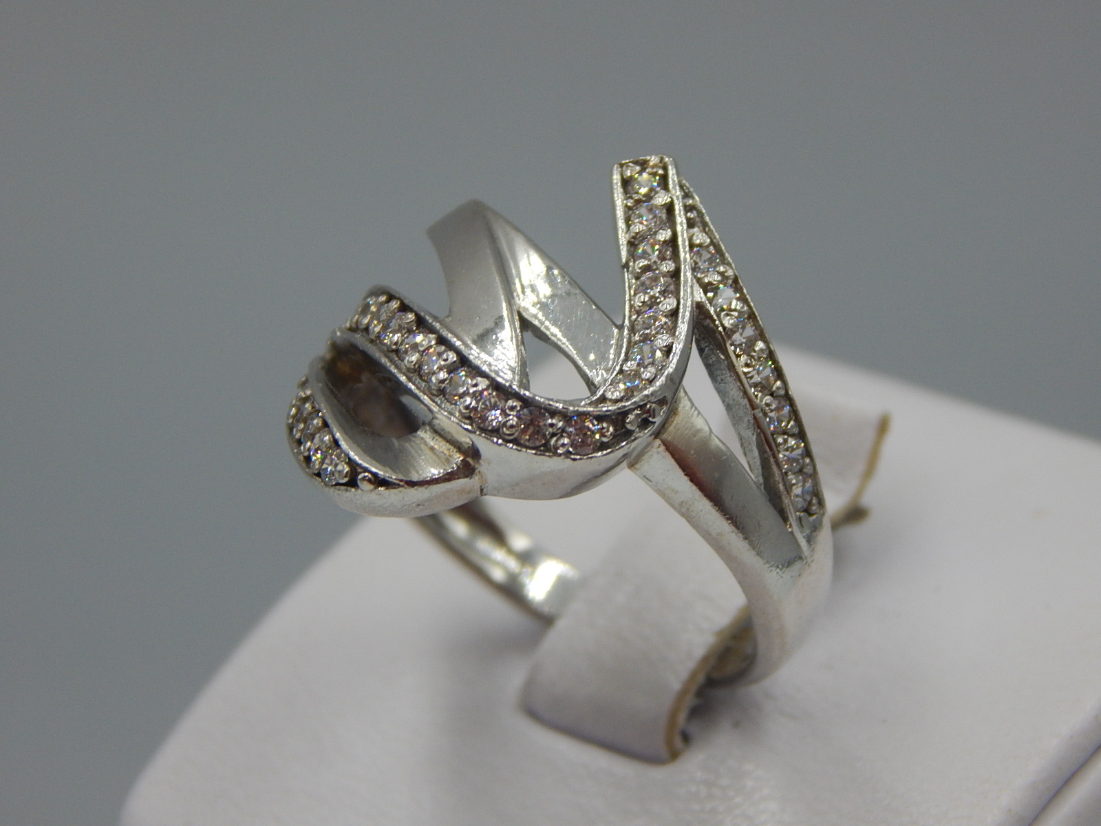 Серебряное кольцо с цирконием (33445481) 4