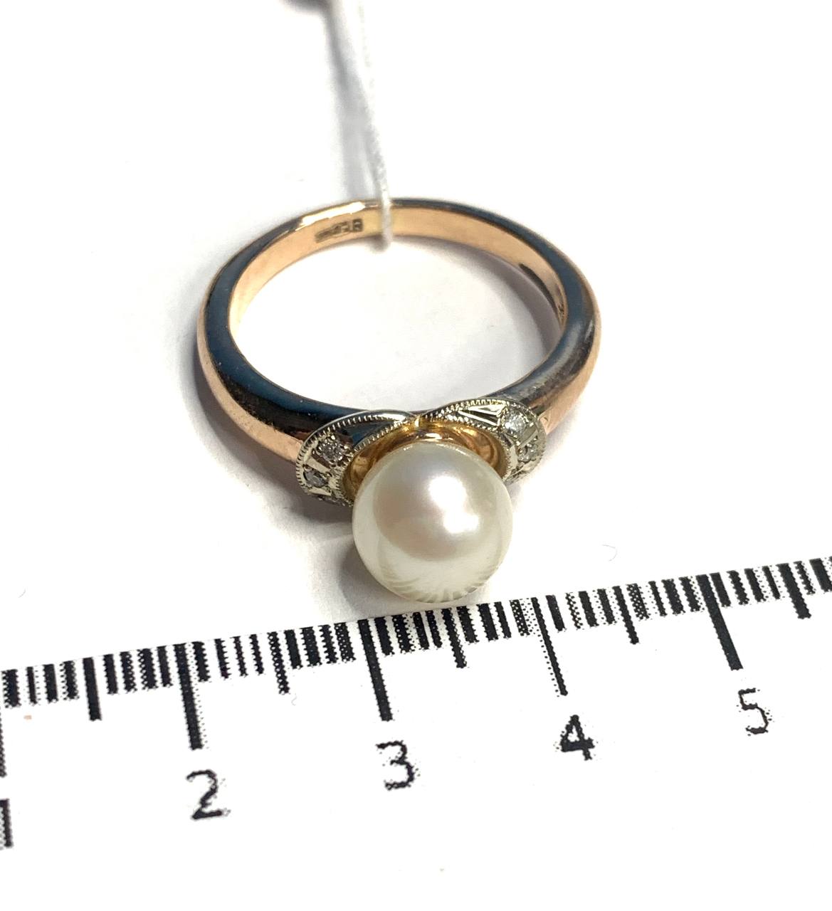 Кольцо из красного и белого золота с жемчугом и бриллиантом (-ми) (33605190) 1