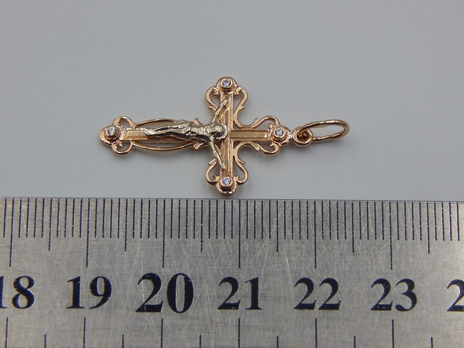 Подвес-крест из красного и белого золота с цирконием (33500956) 2