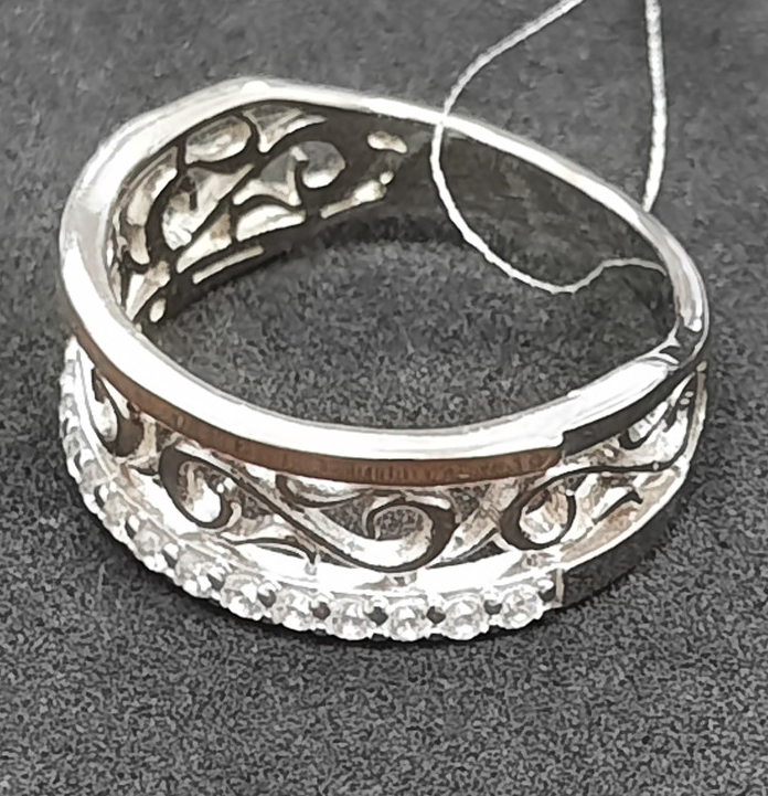 Серебряное кольцо с цирконием (31299358) 0