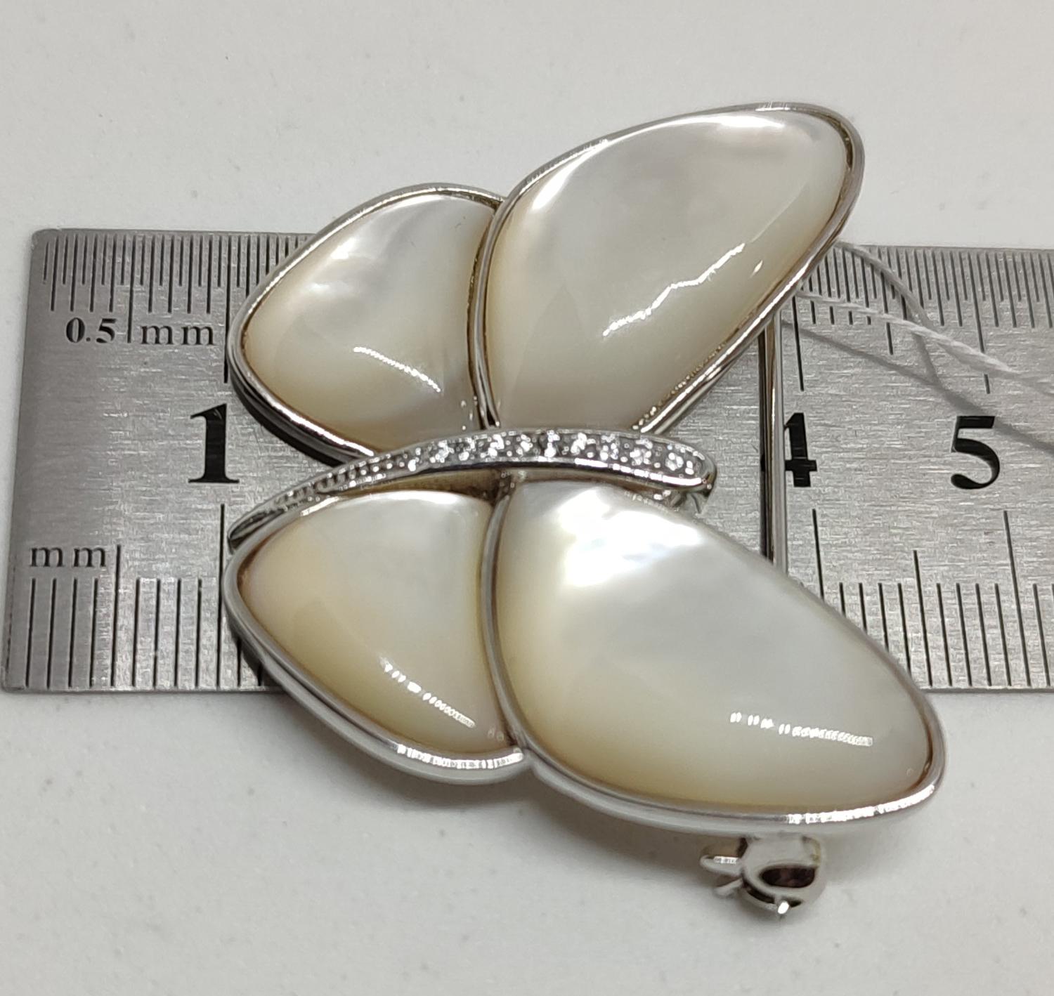 Срібна брошка з перламутром та цирконієм (30940425) 3
