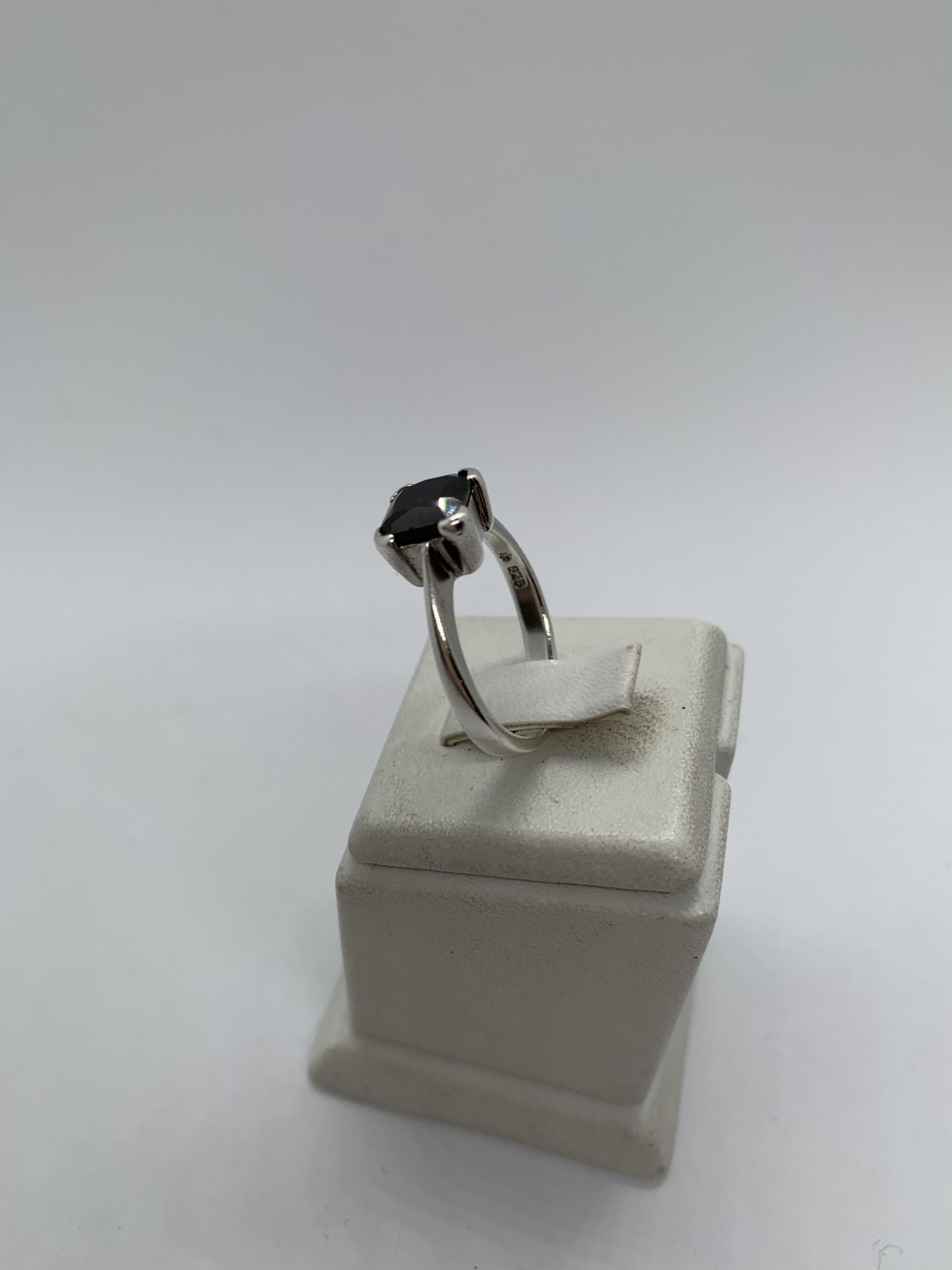 Серебряное кольцо с цирконием (33534557) 3
