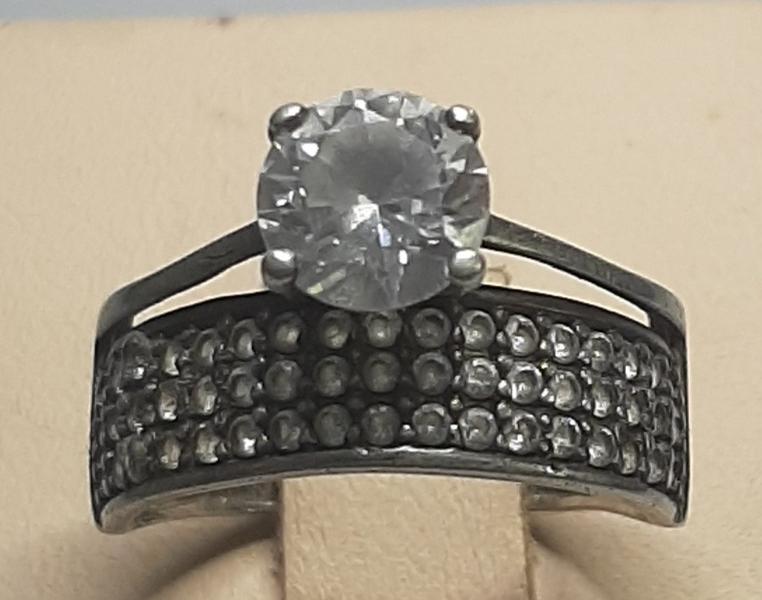 Серебряное кольцо с цирконием (31015997) 0