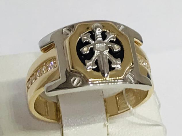 Перстень из красного и белого золота с ониксом и цирконием (30441769) 1