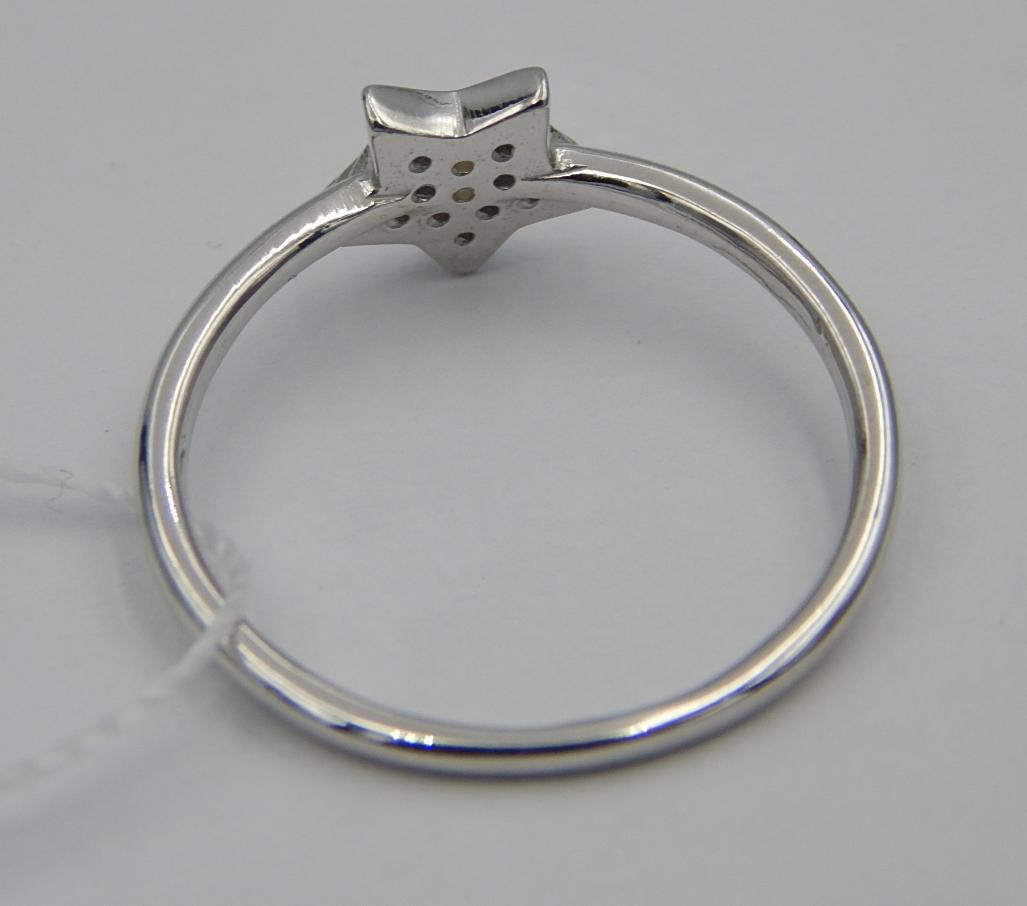 Серебряное кольцо с цирконием (31978721) 1