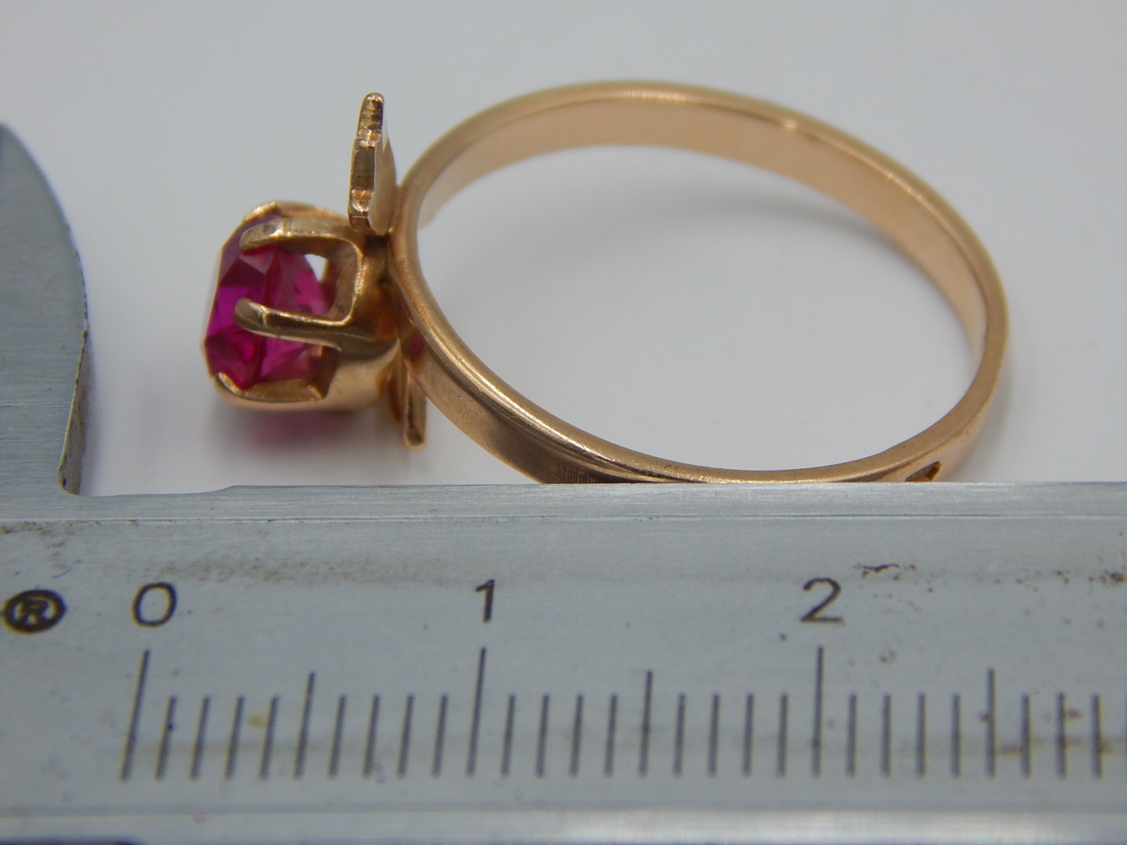 Кольцо из красного золота с корундом (30051570)  6