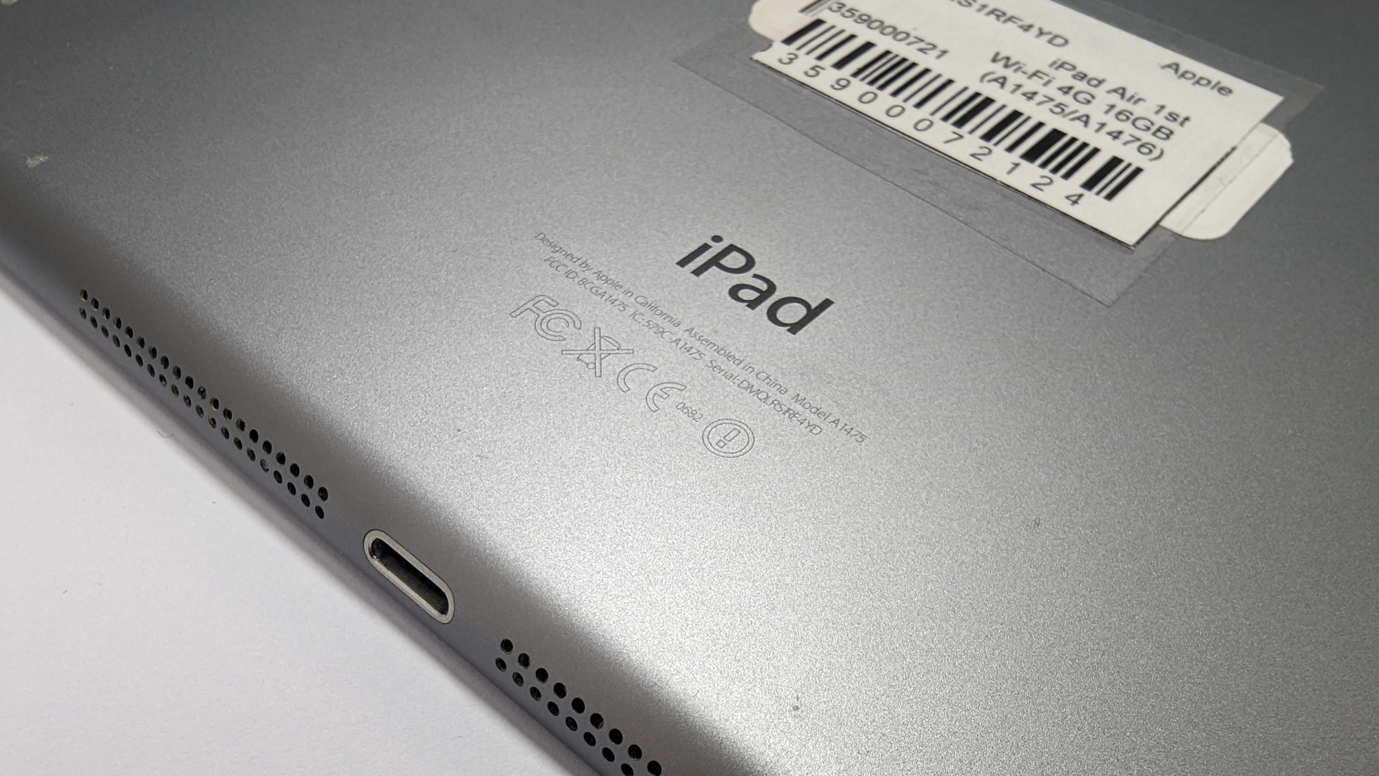 Планшет Apple iPad Wi-Fi 16Gb 4