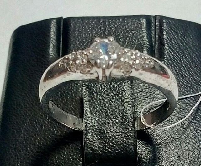 Серебряное кольцо с цирконием (31933351) 1