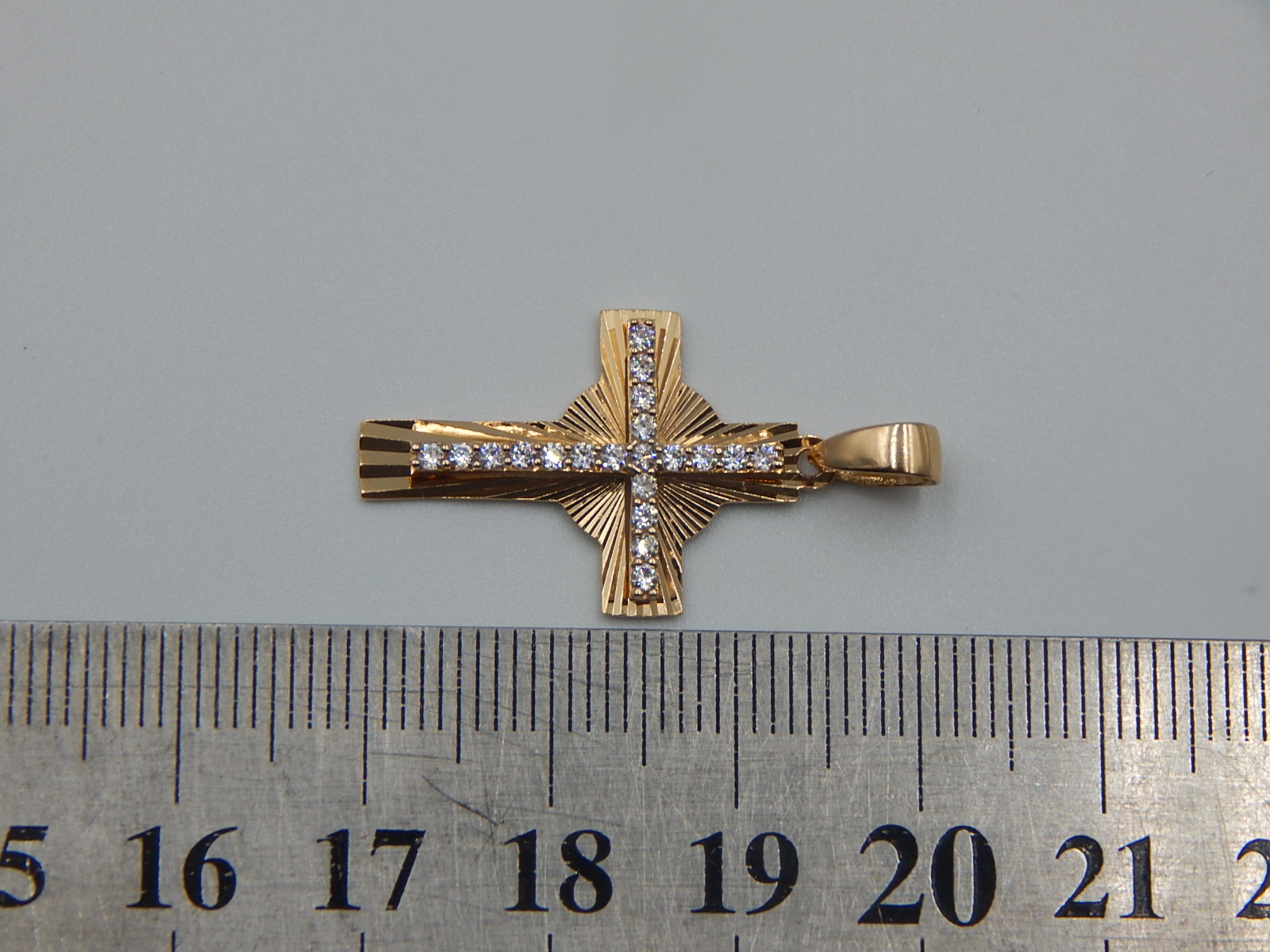 Підвіс-хрест з червоного золота з цирконієм (32272379) 2