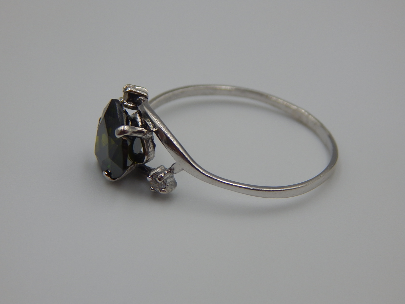Серебряное кольцо с цирконием (33232033) 2