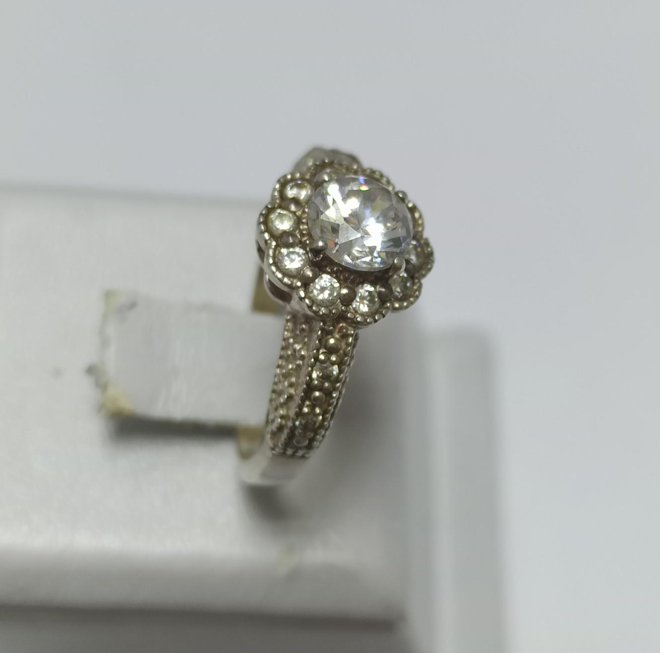 Серебряное кольцо с цирконием (33958336) 1