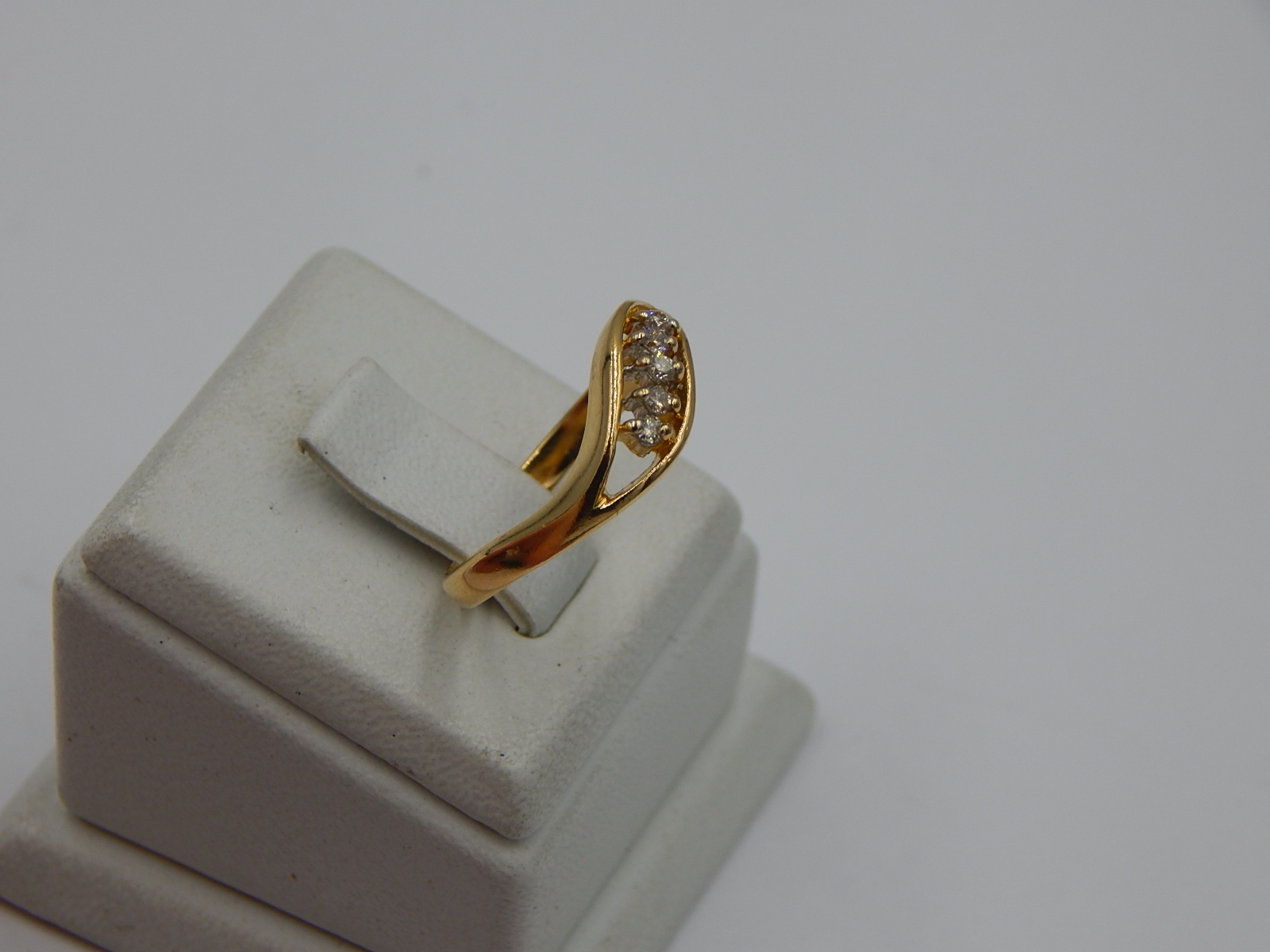 Кольцо из желтого и белого золота с бриллиантом (-ми) (31172299) 1