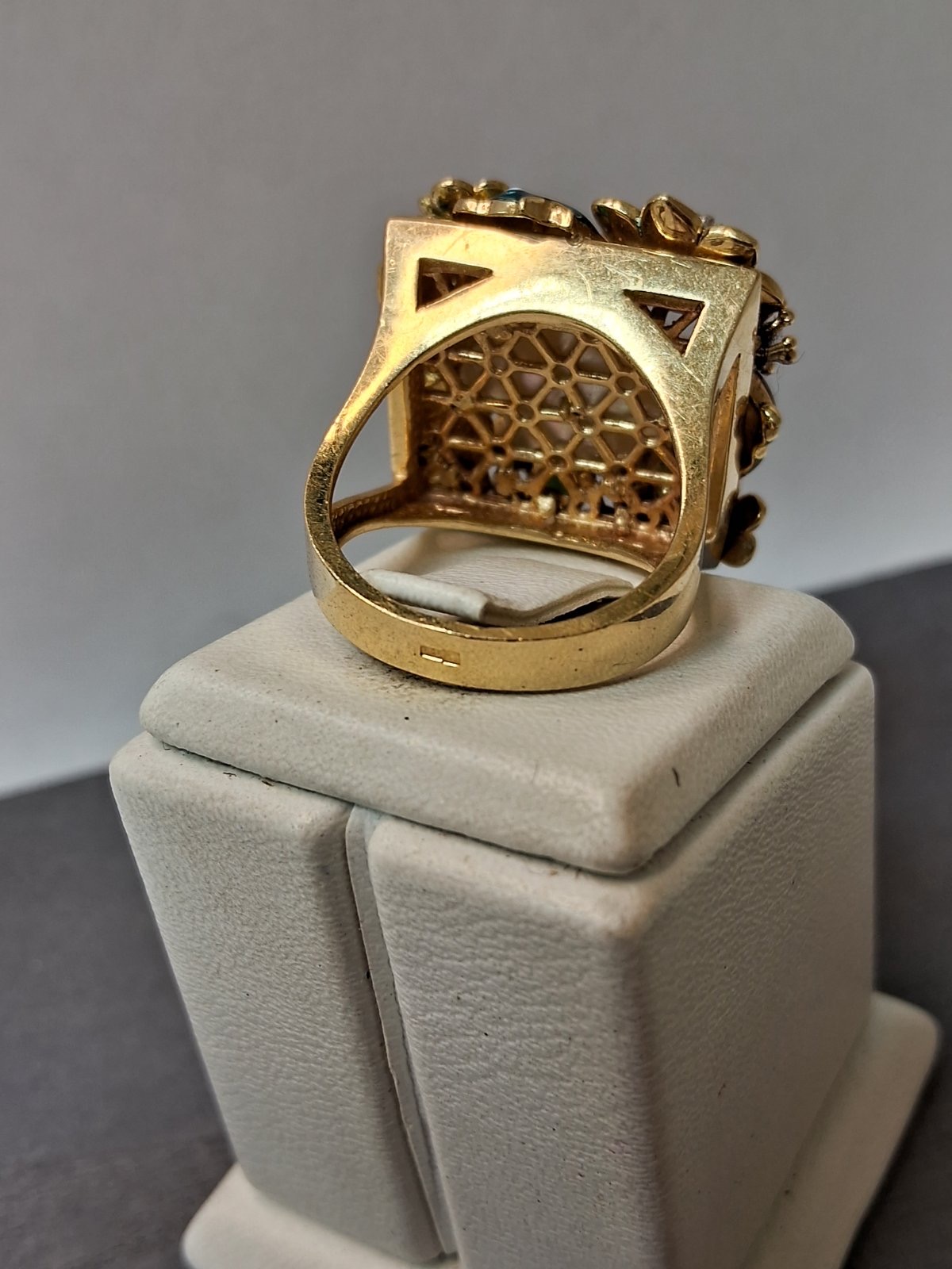 Кольцо из желтого золота с рубином, сапфиром, перидотом, эмалью и бриллиантом (-ми) (31299648) 5