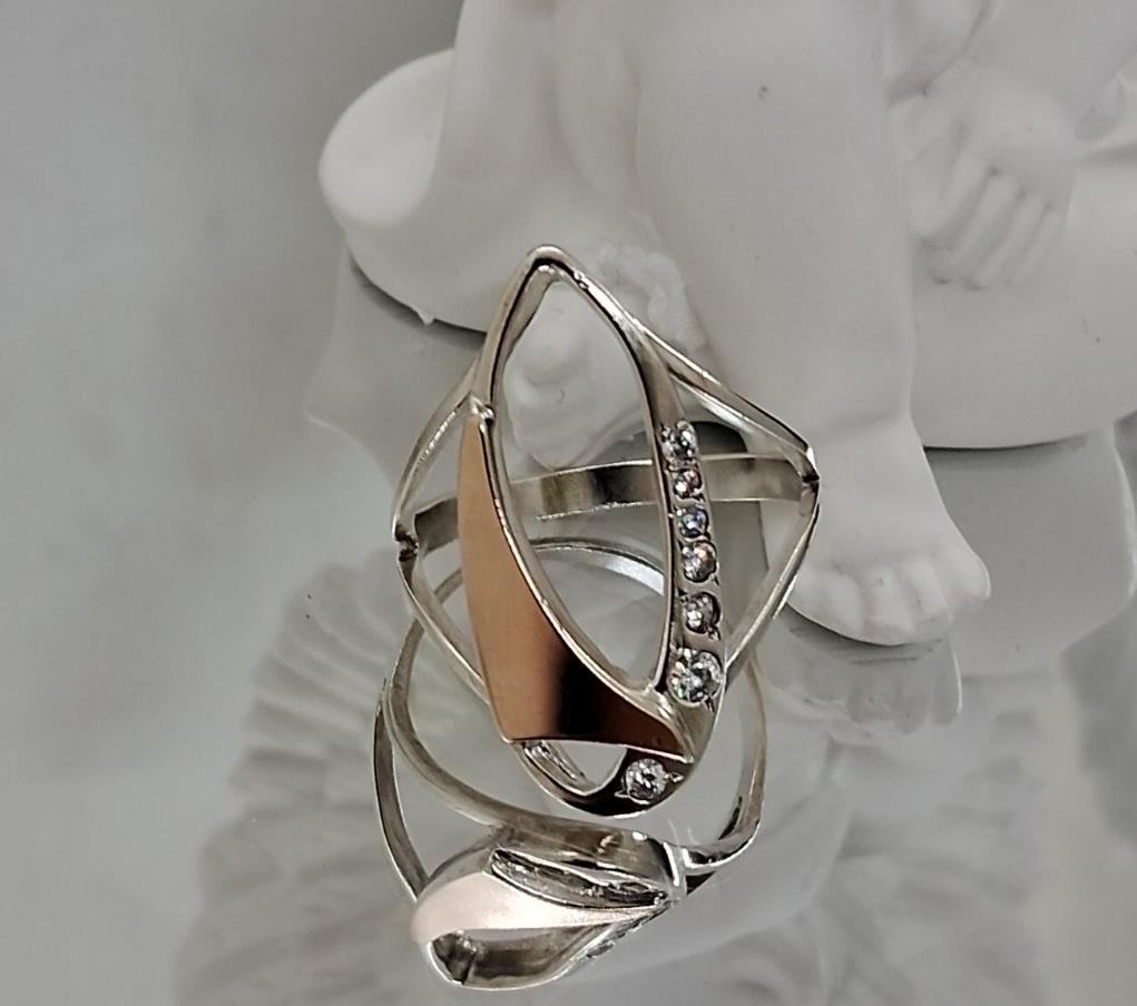 Серебряное кольцо с золотой вставкой и цирконием (32338290) 4