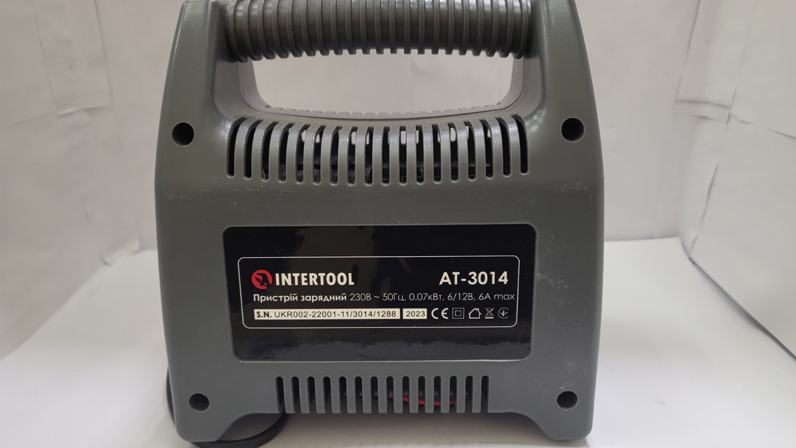 Автомобільний зарядний пристрій Intertool AT-3014 1