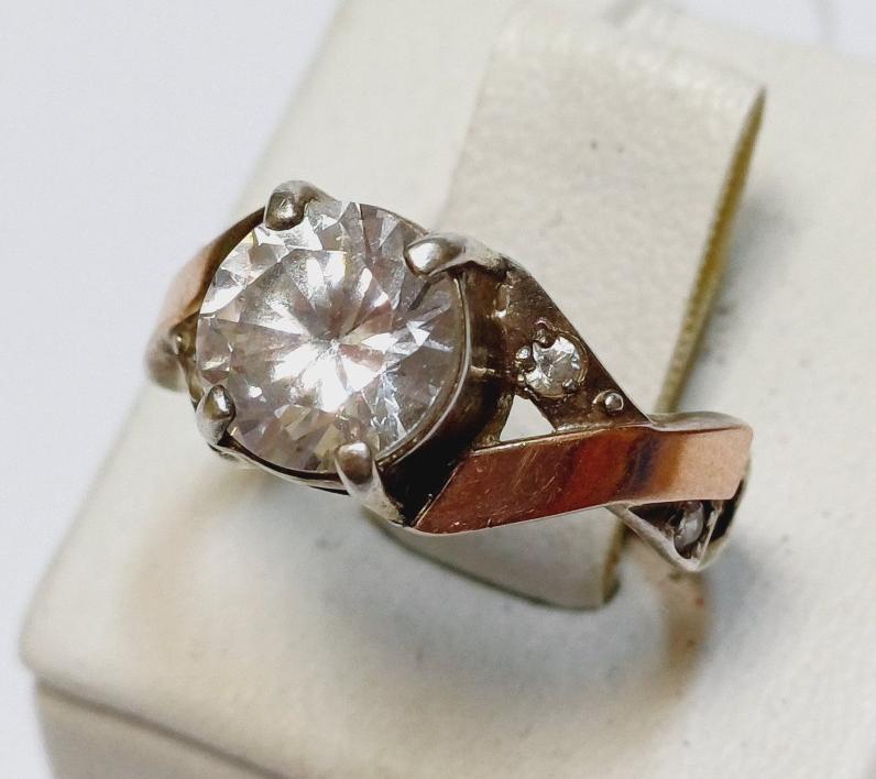 Серебряное кольцо с позолотой и цирконием (33745933) 0