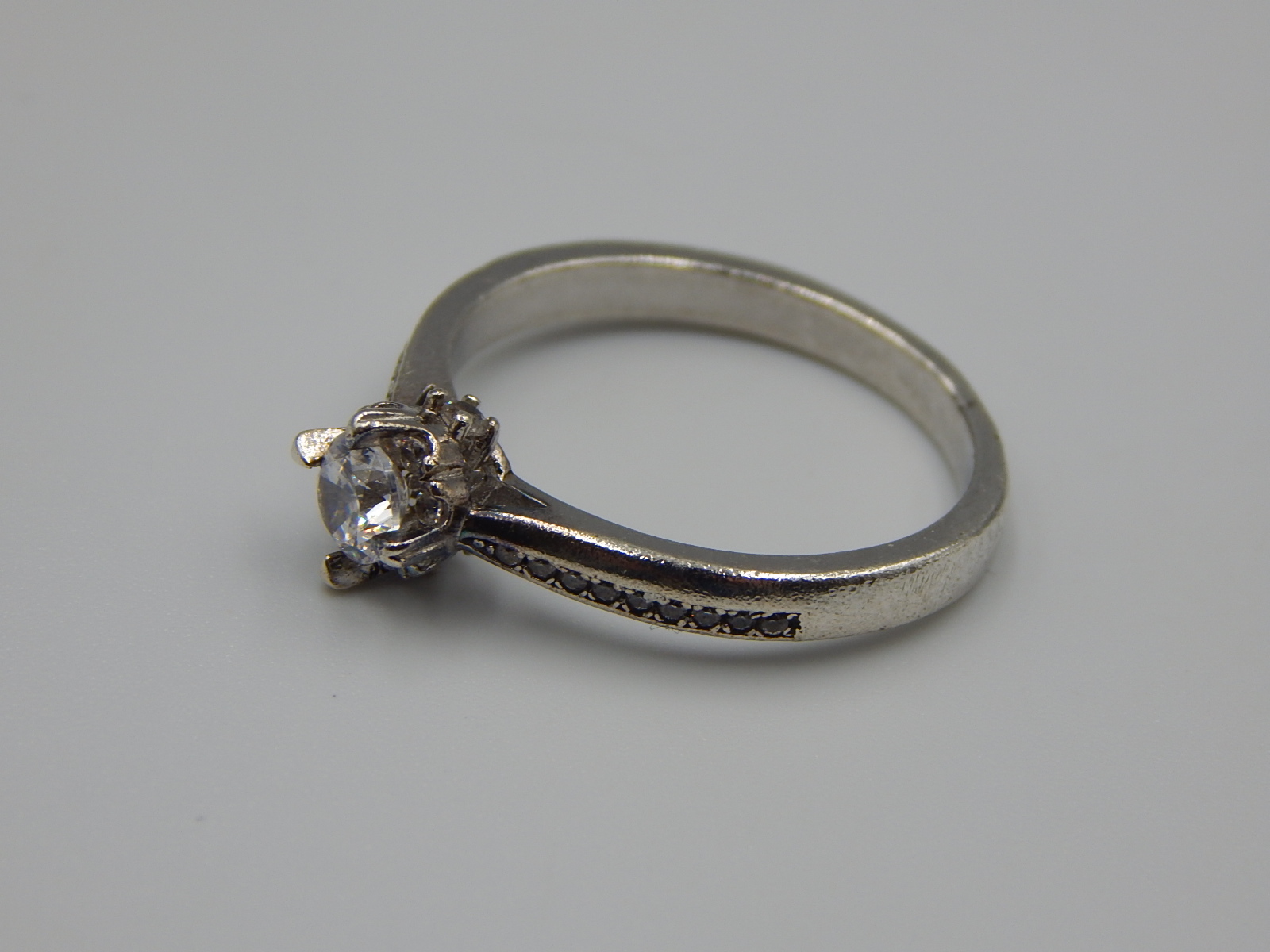 Серебряное кольцо с цирконием (33681028) 2