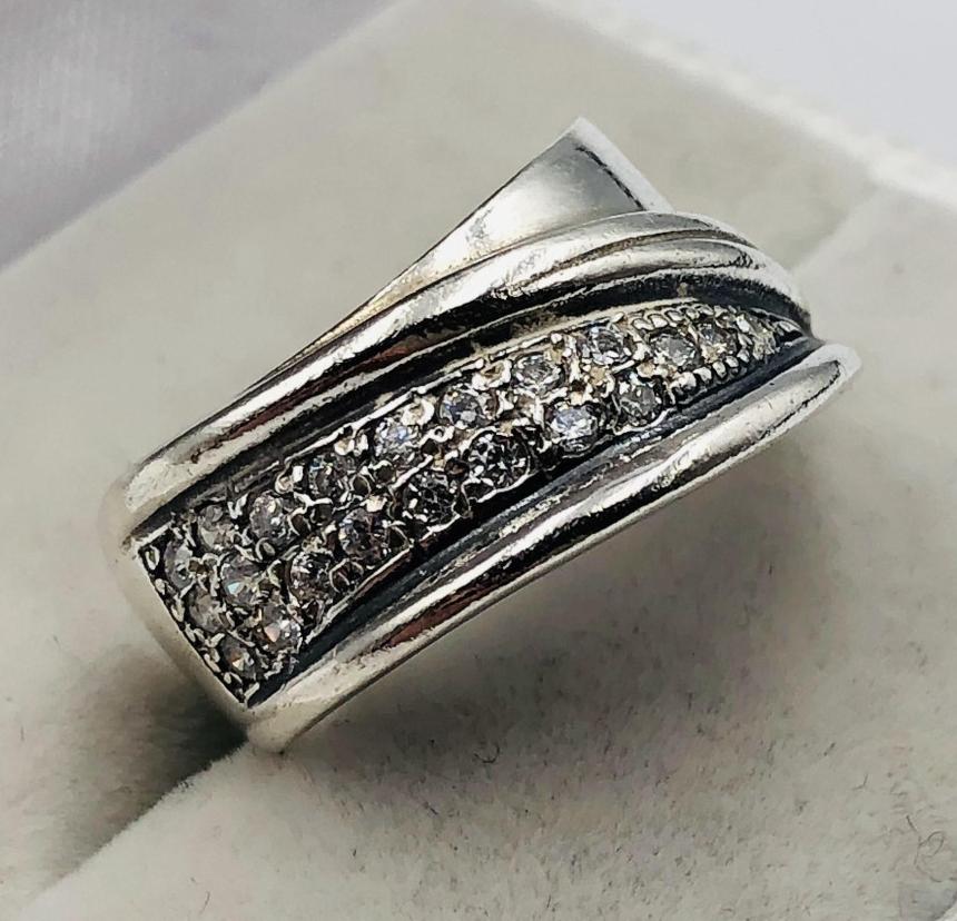 Серебряное кольцо с цирконием (32043834) 0