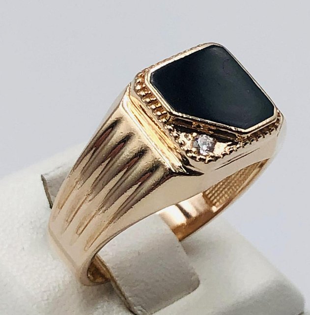 Перстень из красного золота с ониксом и цирконием (33793116)  0