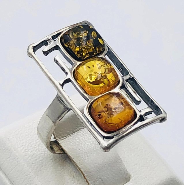 Серебряное кольцо с янтарем (33615682) 0