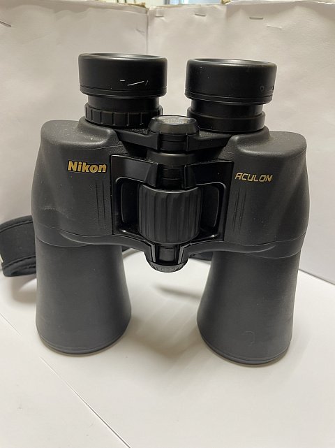 Бинокль Nikon Aculon A211 12x50  1