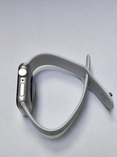 Смарт-часы Apple Watch SE GPS 40mm Silver Aluminium Case with White Sport Band (MYDM2)  2