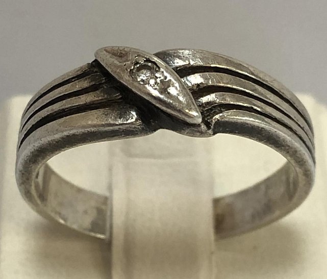 Серебряное кольцо с цирконием (33595739) 0