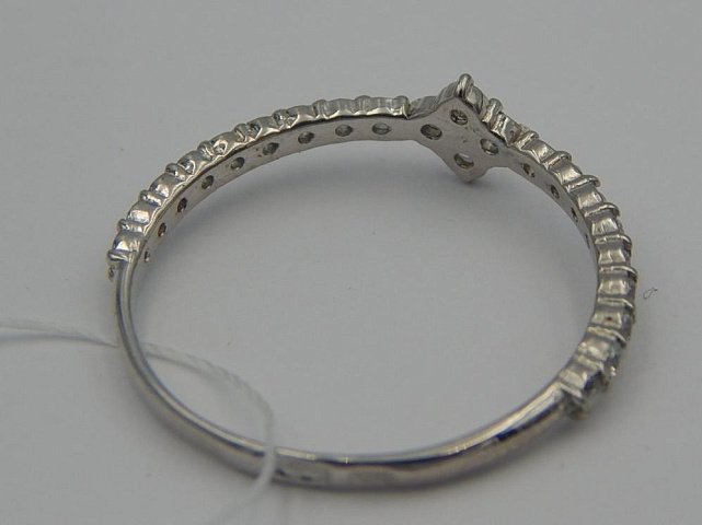 Серебряное кольцо с цирконием (30961431) 3