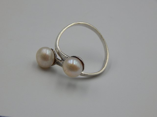 Серебряное кольцо с жемчугом (31111634) 3