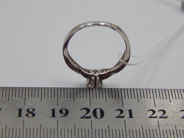 Серебряное кольцо с цирконием (30704378) 4
