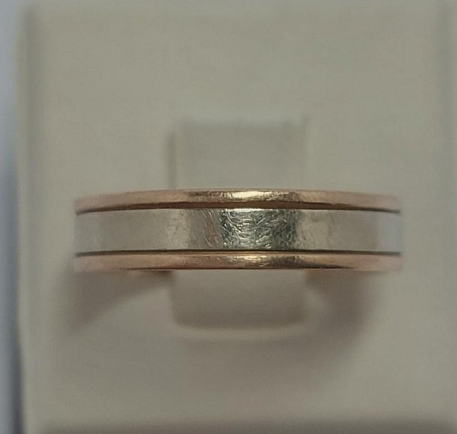 Обручальное кольцо из красного и белого золота (33669060)  0