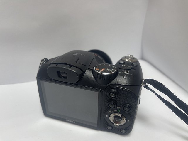 Фотоапарат Fujifilm FinePix S1600 2