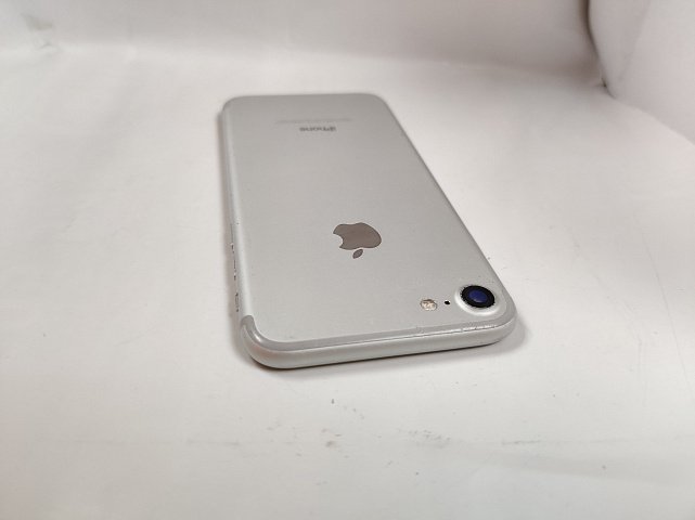 Apple iPhone 7 32Gb Silver 3