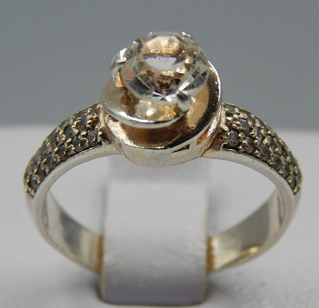 Серебряное кольцо с цирконием (32419076) 0