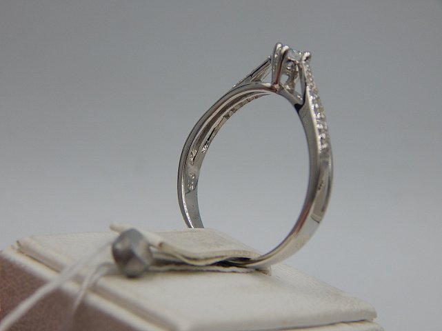 Серебряное кольцо с цирконием (30852608) 3