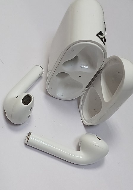 Навушники Apple AirPods 2 with Charging Case (MV7N2) 1