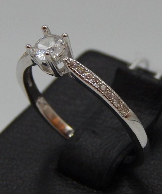 Серебряное кольцо с цирконием (30492939) 3