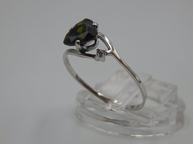 Серебряное кольцо с цирконием (33232033) 1