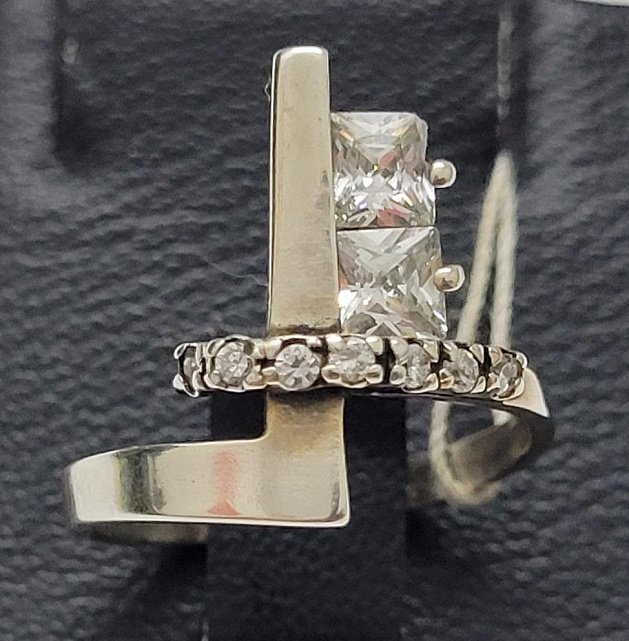 Серебряное кольцо с цирконием (30510186) 0