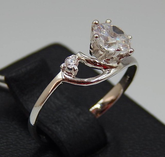 Серебряное кольцо с цирконием (30667518) 2