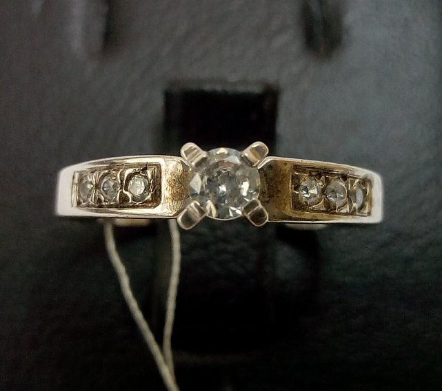 Серебряное кольцо с цирконием (30527401) 0