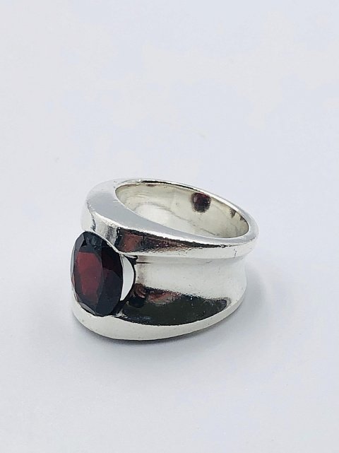 Серебряное кольцо с гранатом (33615724) 1